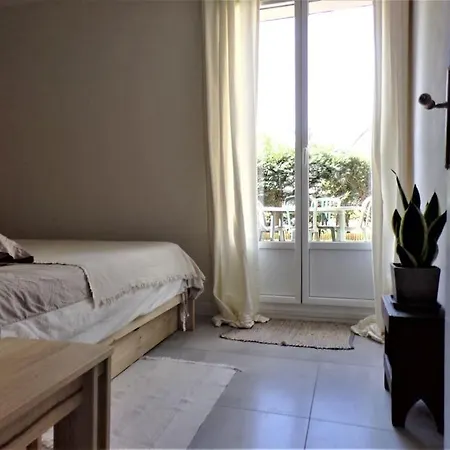 Avec Jardinet Et Terrasse Apartment *