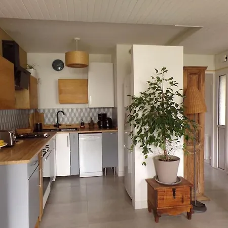 Apartment Avec Jardinet Et Terrasse *